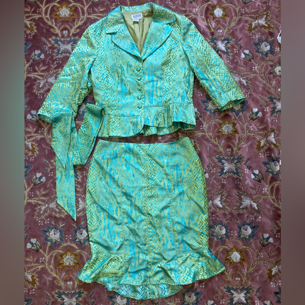 medusa mommy spice girls silky snake skin skirt suit 🤩🐍🦋